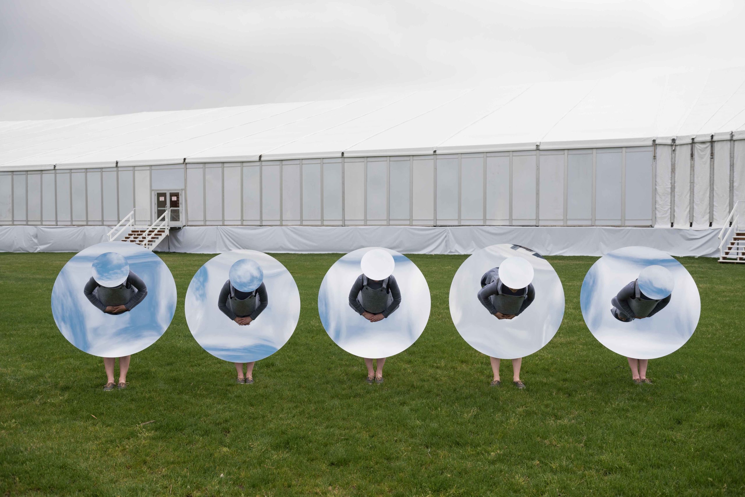 Eduardo Navarro: instructions from the sky (Fig. 4)