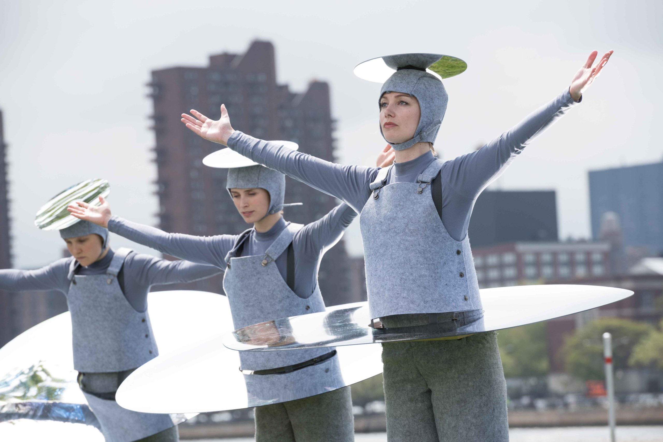 Eduardo Navarro: instructions from the sky (Fig. 6)