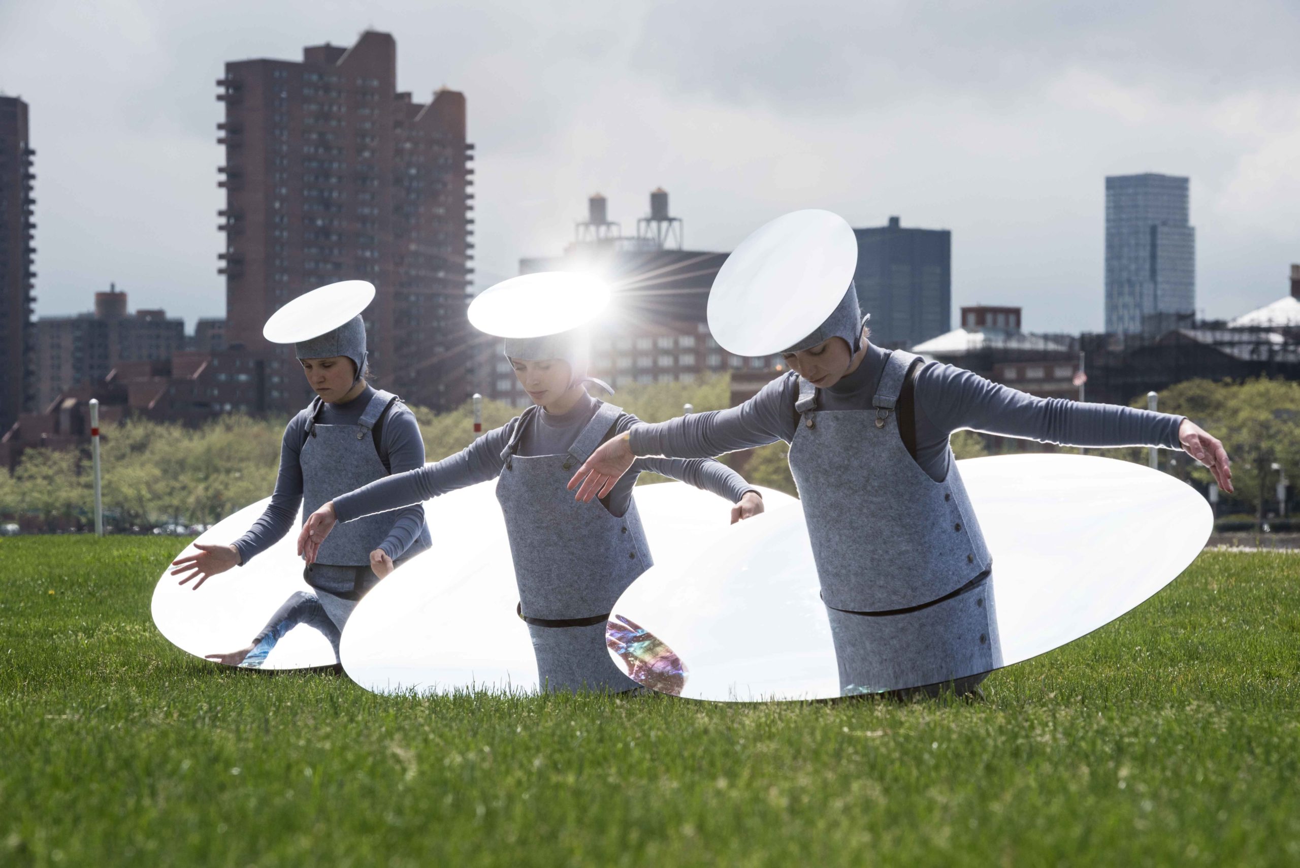 Eduardo Navarro: instructions from the sky (Fig. 7)