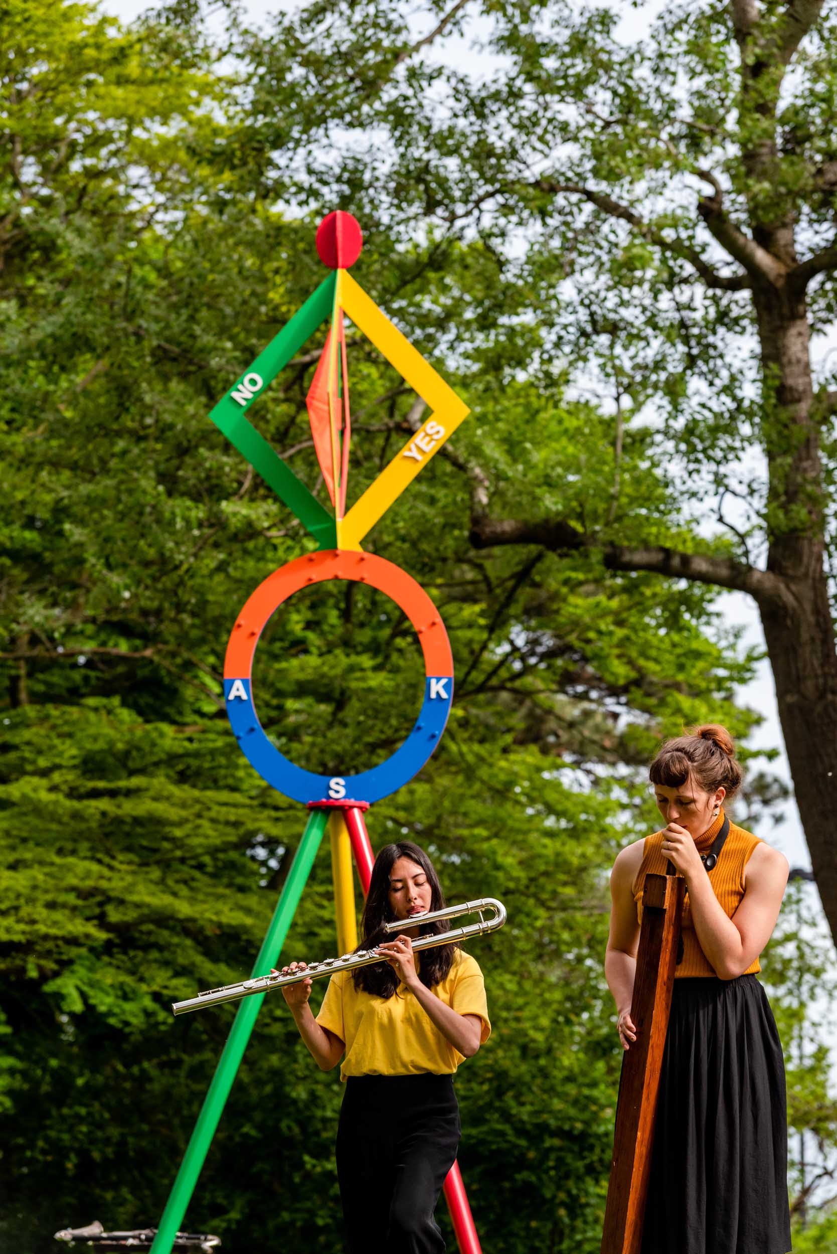 Eduardo Navarro: wind oracle (Fig. 1)