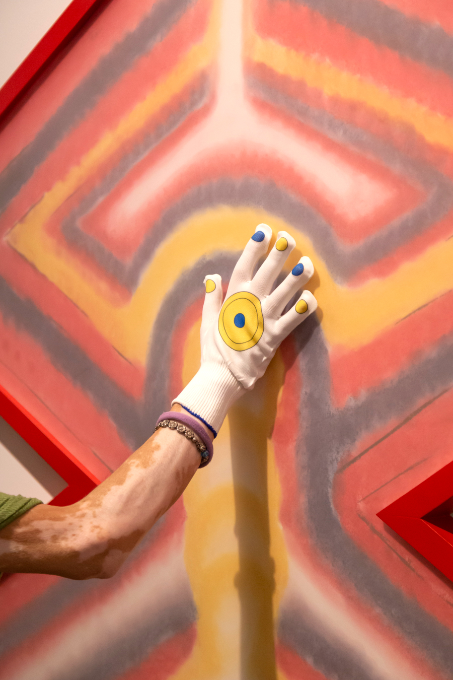 Eduardo Navarro: magnetic angel (Fig. 5)