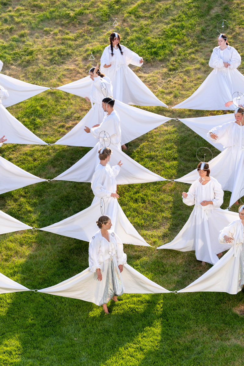 Eduardo Navarro: cloud museum (Fig. 30)